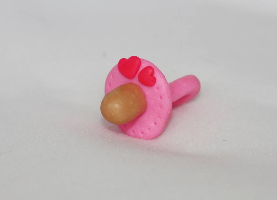 Ciuccio baby - 5 cm x 3,5 cm. Colori personalizzabili.